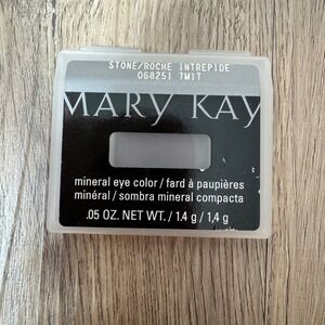 Mary Kay Mineral Eyeshadow Stone Roche Intrepide 068251 Grey Matte .05 oz NEW